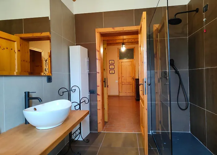 Laura - Private Pool Near Acqualagna *