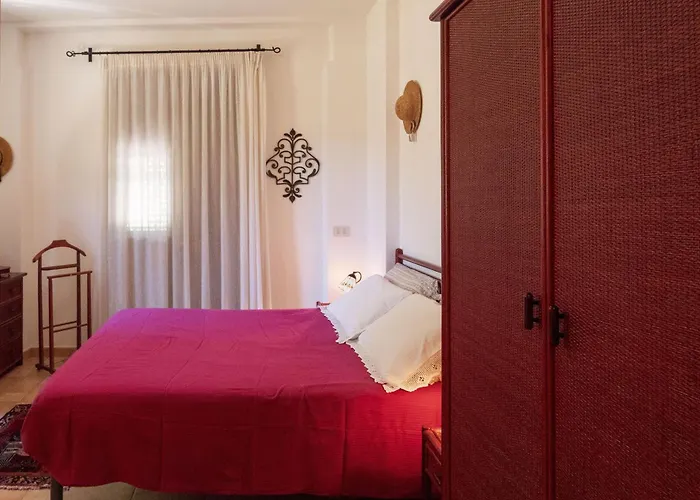 Laura - Private Pool Near Acqualagna Smirra