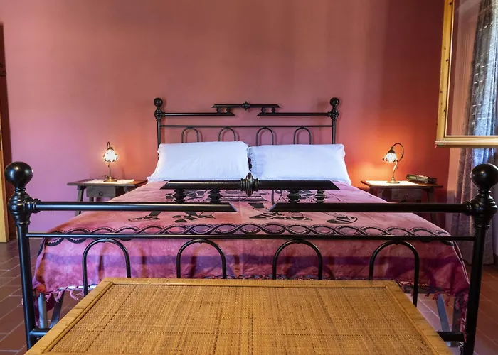 Laura - Private Pool Near Acqualagna Villa