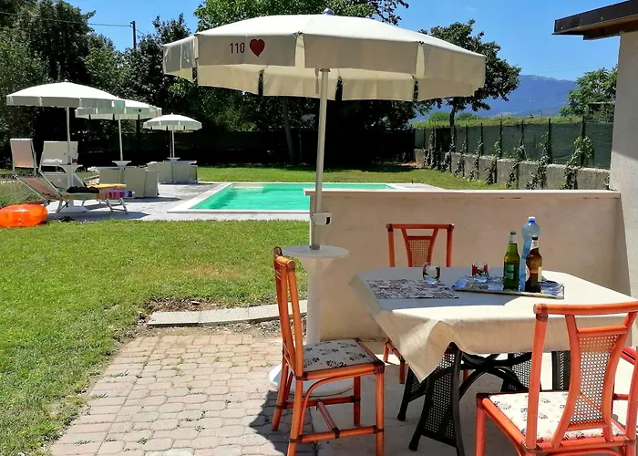 Laura - Private Pool Near Acqualagna Smirra