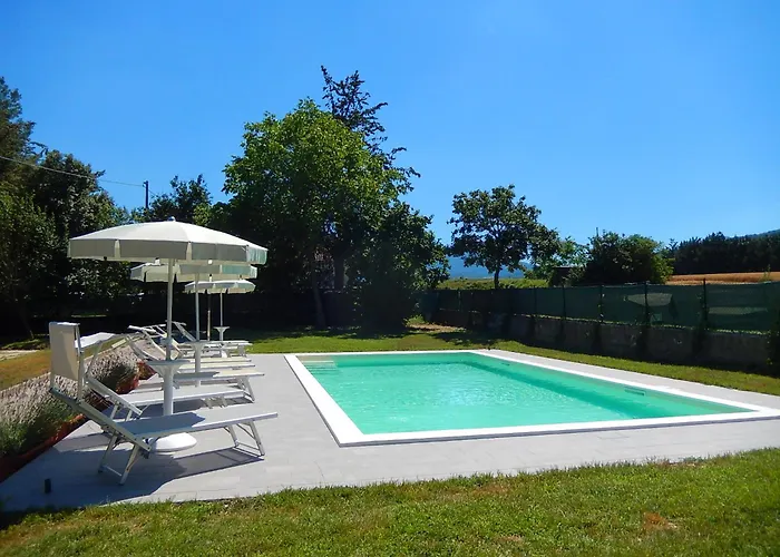 Laura - Private Pool Near Acqualagna *